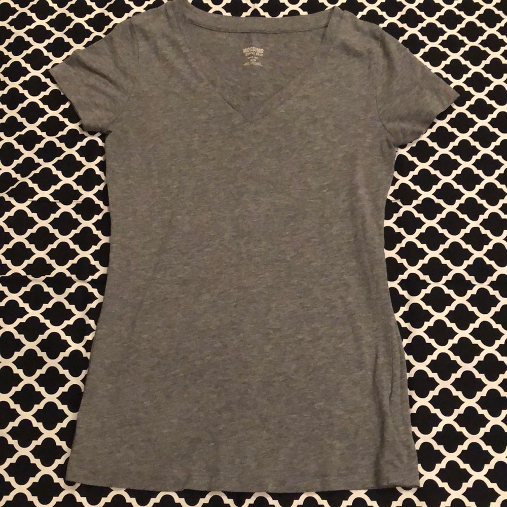 Gray tee